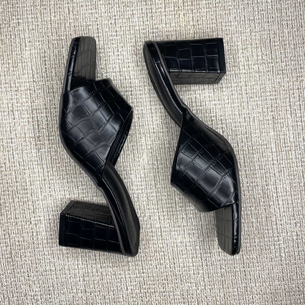 Black Leather Camssoo Amazon Mule Heels